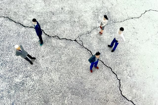 運送会社　ブラック