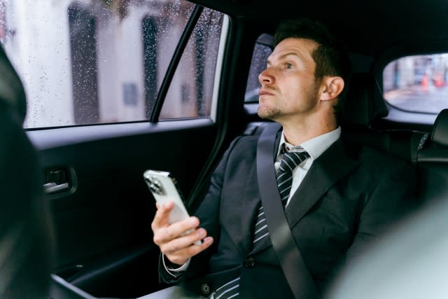 タクシー運転手に必要な英語は?外国人対応で役立つフレーズと勉強法