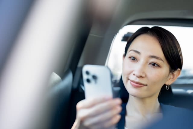 ハイヤーとタクシーの違いとは?料金・予約・利用シーンを徹底比較