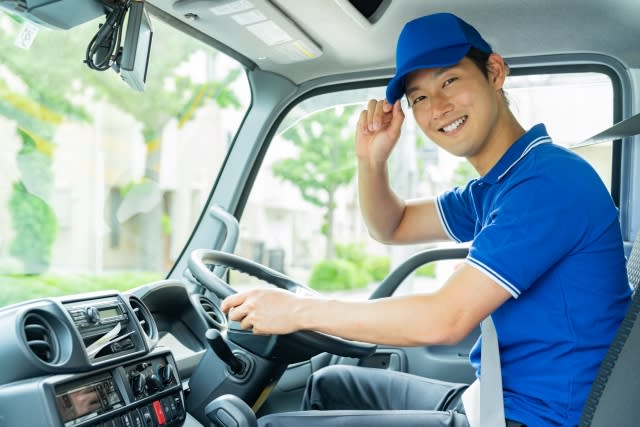 配送　トラック運転手年収